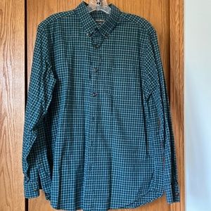 Eddie Bower Mens Button Down Shirt. Size Medium
